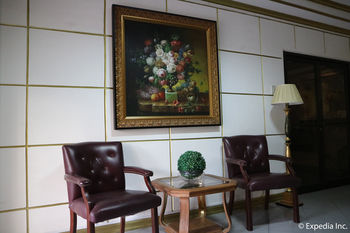 Spring Plaza Hotel 3*