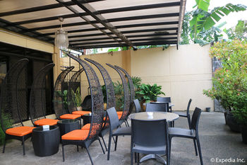 Spring Plaza Hotel 3*