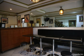 Spring Plaza Hotel 3*