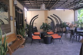 Spring Plaza Hotel 3*