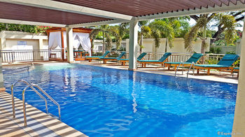 Munting Paraiso 3*