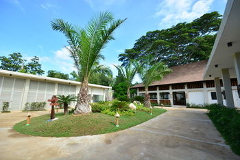 Munting Paraiso 3*