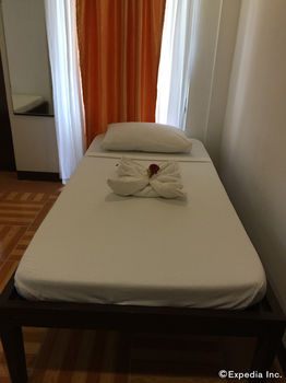 Ricardo Valley Inn 2*