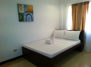 Ricardo Valley Inn 2*