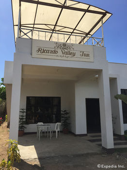 Ricardo Valley Inn 2*