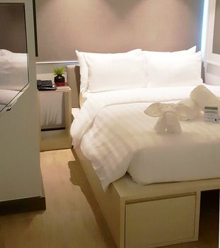 The Mini Suites - Eton Tower Makati 3*