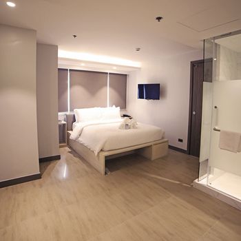 The Mini Suites - Eton Tower Makati 3*