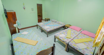 Dads Bayview Pension 4*