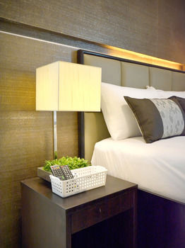 Currency Serviced Suites 3*