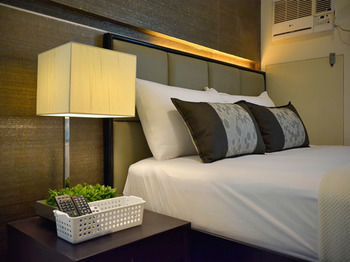 Currency Serviced Suites 3*