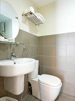 Currency Serviced Suites 3*