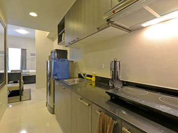 Currency Serviced Suites 3*