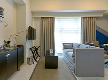 Currency Serviced Suites 3*