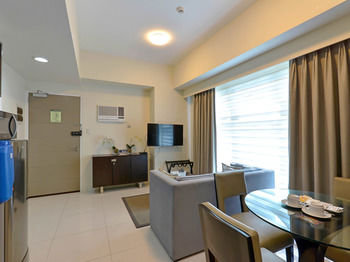 Currency Serviced Suites 3*