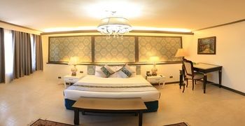 The Pepperland Hotel 3*