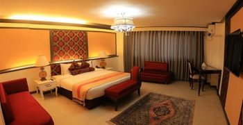 The Pepperland Hotel 3*