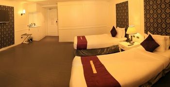 The Pepperland Hotel 3*