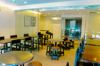 Mabolo Royal Hotel 3*