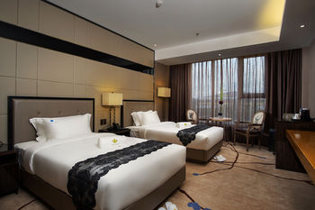 Lotus Blu Hotel 3*
