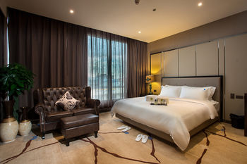 Lotus Blu Hotel 3*