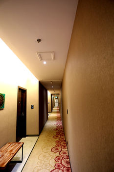 Lotus Blu Hotel 3*