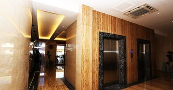 Lotus Blu Hotel 3*