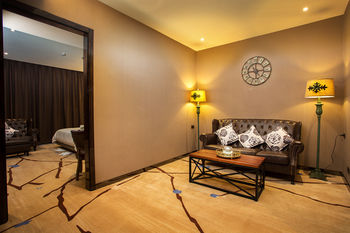 Lotus Blu Hotel 3*