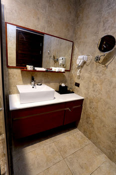 Lotus Blu Hotel 3*