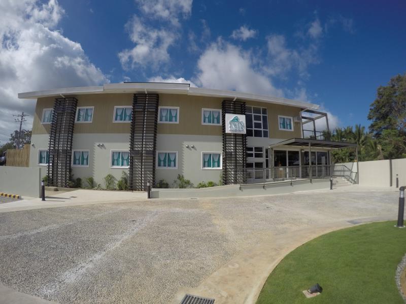Twin Tides Panglao 2*