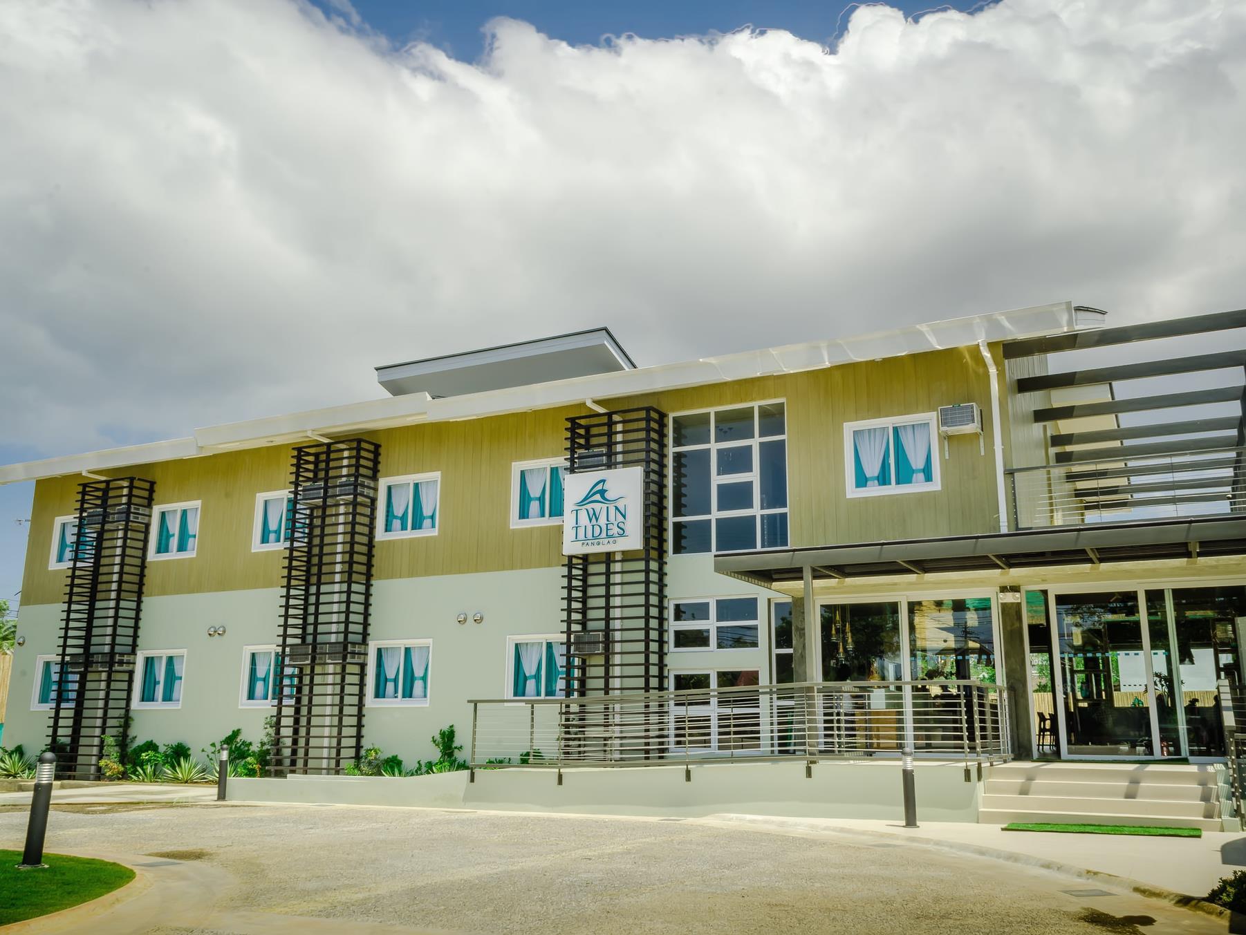 Twin Tides Panglao 2*