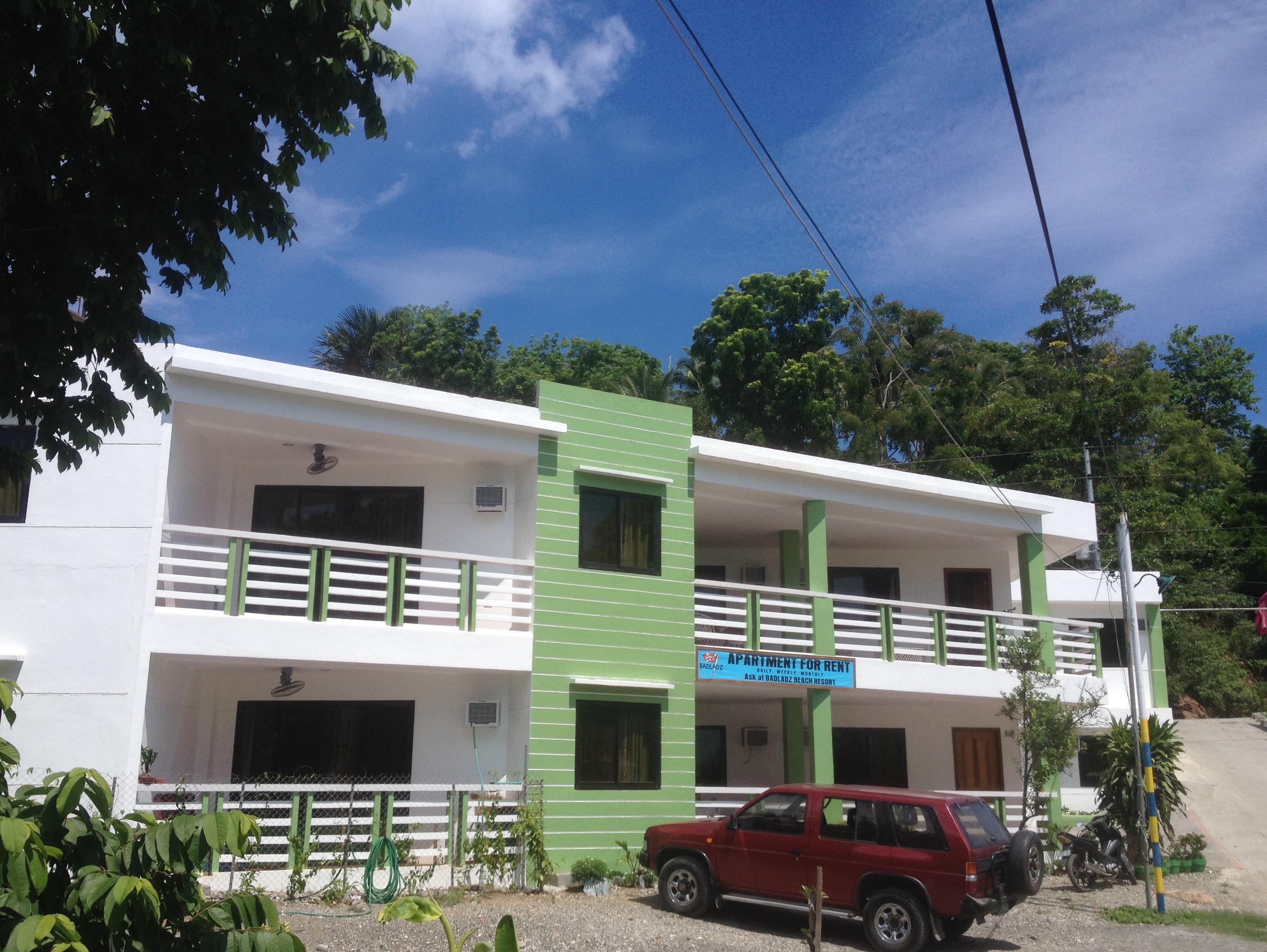 BADLADZ Staycation Condos 0*