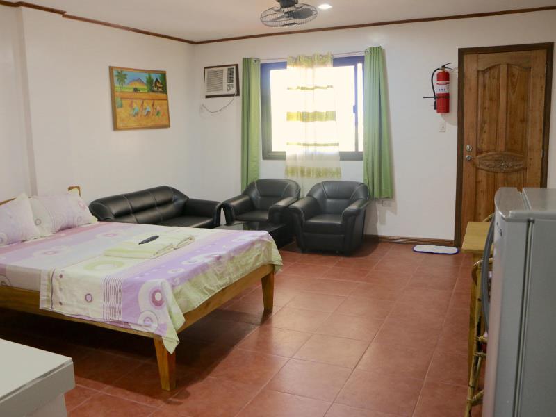 BADLADZ Staycation Condos 0*