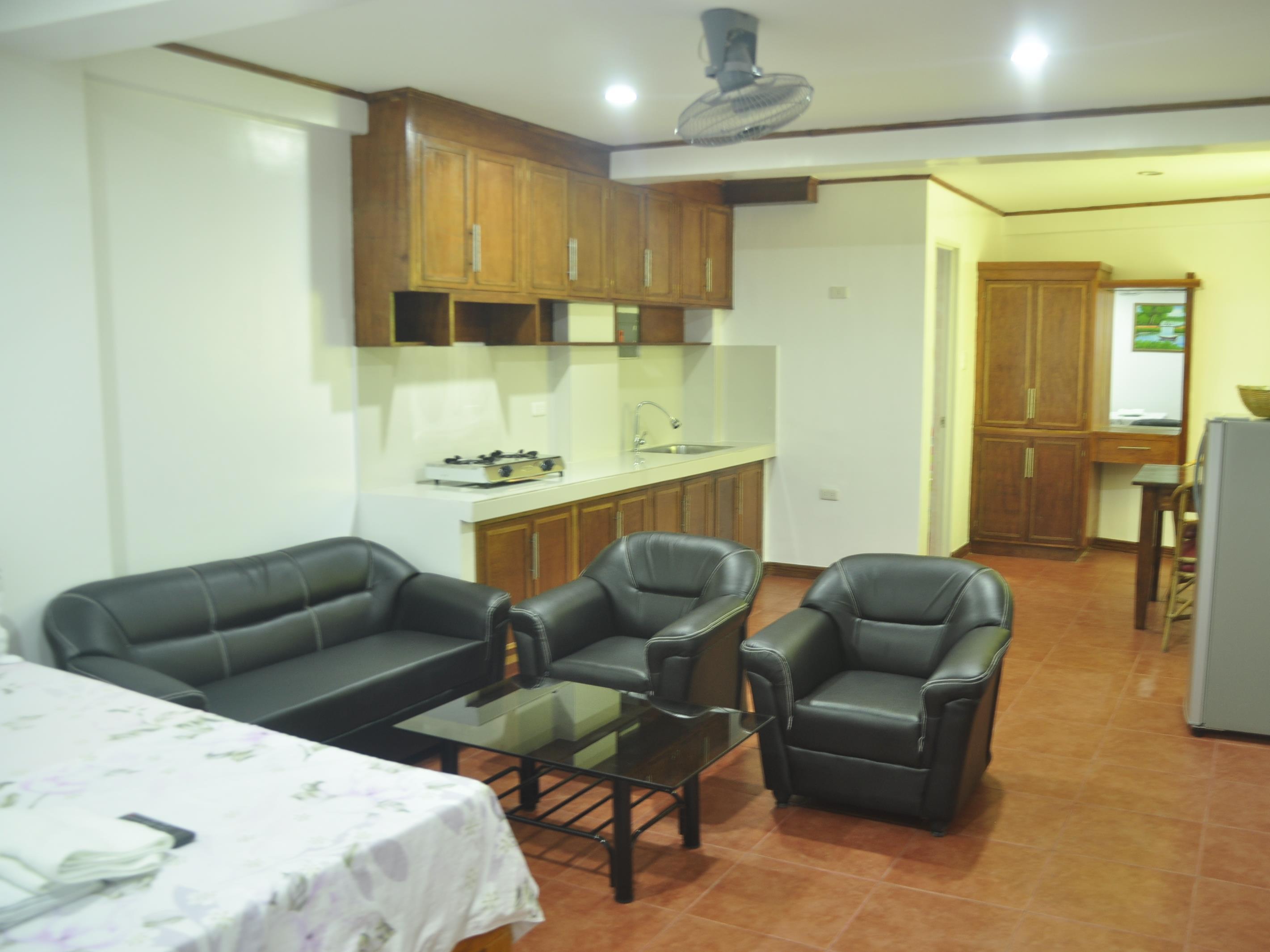 BADLADZ Staycation Condos 0*