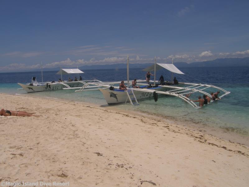 Magic Island Dive Resort 3*