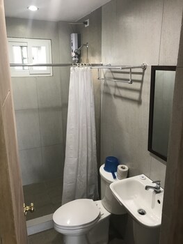 Seabreeze Beach Lodge 2*