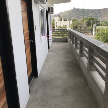 Seabreeze Beach Lodge 2*