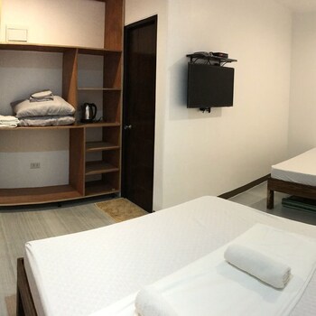 Seabreeze Beach Lodge 2*