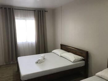 Seabreeze Beach Lodge 2*