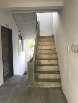 Seabreeze Beach Lodge 2*