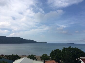 Seabreeze Beach Lodge 2*