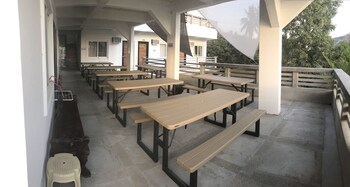 Seabreeze Beach Lodge 2*