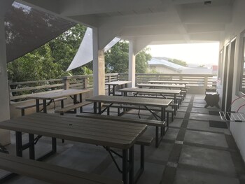 Seabreeze Beach Lodge 2*