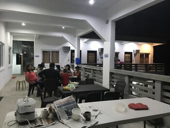 Seabreeze Beach Lodge 2*