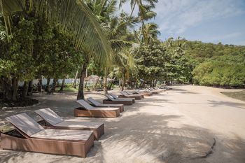 Fridays Puerto Galera 5*