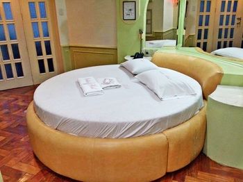 Orchids Drive Inn Hotel and Restaurant 3*