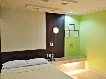 Orchids Drive Inn Hotel and Restaurant 3*
