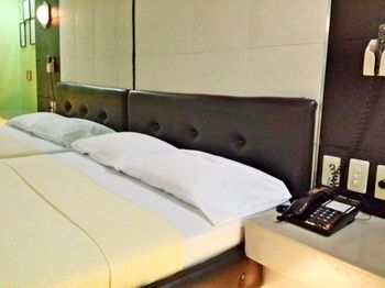 Orchids Drive Inn Hotel and Restaurant 3*