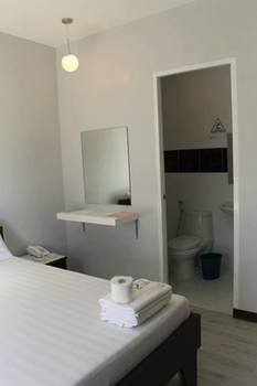 Dianne Gardens Hotel 2*