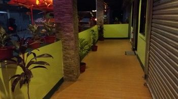 AOSMEC Square Hotel 2*