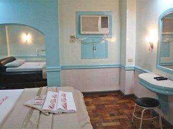 Mahal Kita Drive Inn 3*